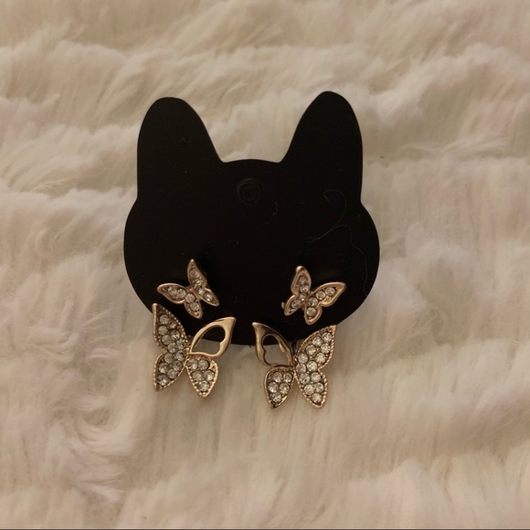 3 for 10 EARRINGS - dangling butterfly 🦋 - Picture 3 of 4